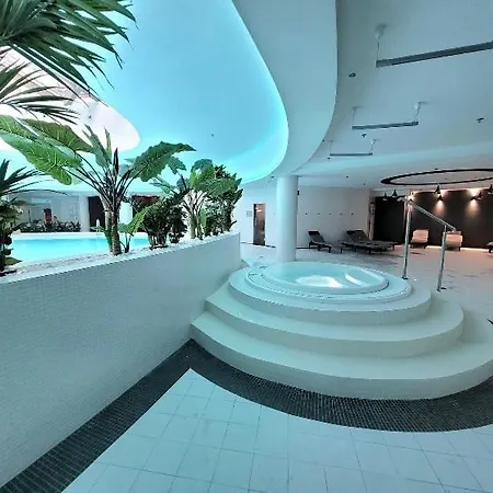 Hanza Tower Sky-20 Spa Pool & Jacussi & Sauna Apartament *
