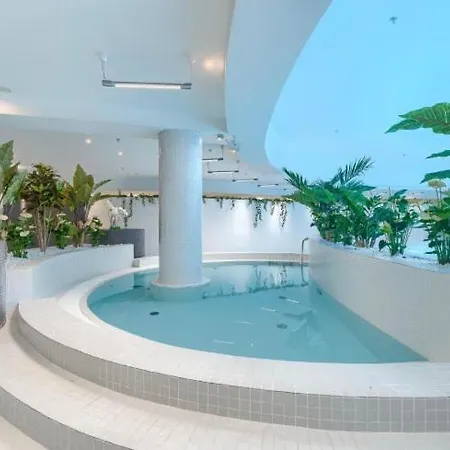 Hanza Tower Sky-20 Spa Pool & Jacussi & Sauna Apartament